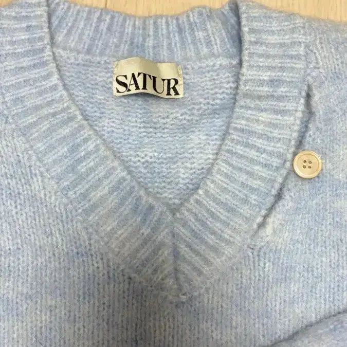 [BUNJANG] Setter Mohair V-Neck Knit Sky Blue / 세터 모헤어 브이넥 니트 스카이 블루