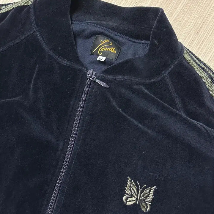 [BUNJANG] Needles Track Jacket Velour Navy / 니들스 트랙자켓 벨루어 네이비 벨벳