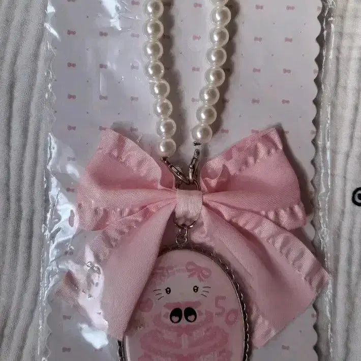 [BUNJANG] Hello Kitty 50th Anniversary Pearl Strap / 헬로키티 50주년 진주 스트랩