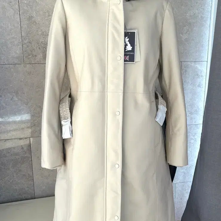 [BUNJANG] Celebshop Edition Saga Fox Goose Down Jacket / 새제품,셀렙샵에디션 사가폭스 구스다운 아이보리 현판매가399000원