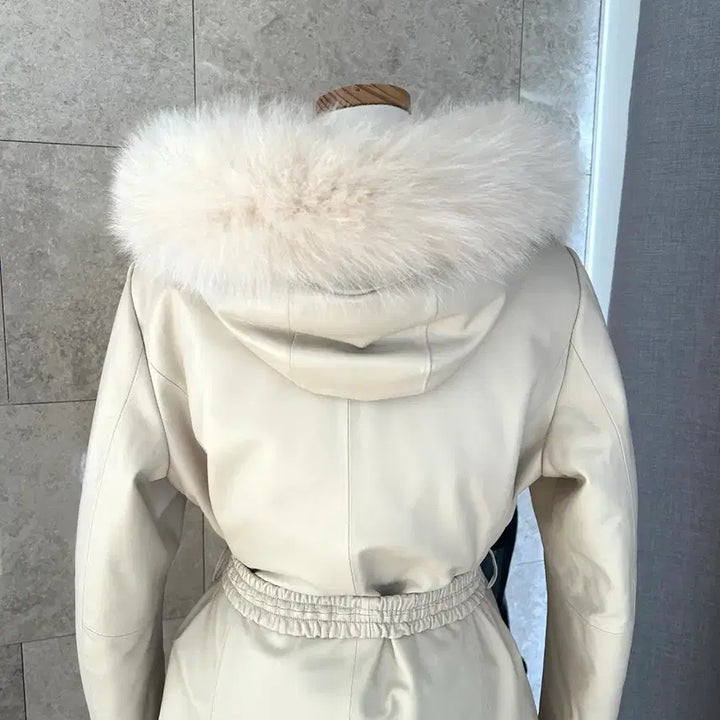 [BUNJANG] Celebshop Edition Saga Fox Goose Down Jacket / 새제품,셀렙샵에디션 사가폭스 구스다운 아이보리 현판매가399000원