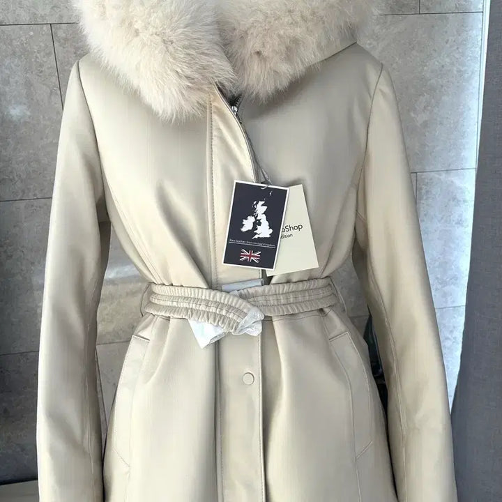 [BUNJANG] Celebshop Edition Saga Fox Goose Down Jacket / 새제품,셀렙샵에디션 사가폭스 구스다운 아이보리 현판매가399000원