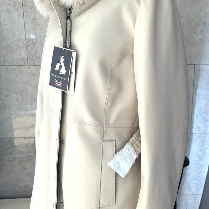 [BUNJANG] Celebshop Edition Saga Fox Goose Down Jacket / 새제품,셀렙샵에디션 사가폭스 구스다운 아이보리 현판매가399000원
