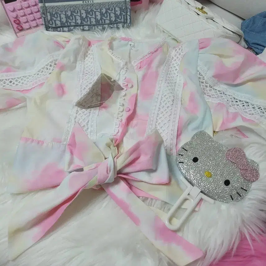 [BUNJANG] Cotton Candy Ribbon Blouse Lace Point / 솜사탕리본 블라우스 레이스 포인트