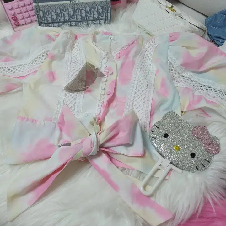 [BUNJANG] Cotton Candy Ribbon Blouse Lace Point / 솜사탕리본 블라우스 레이스 포인트