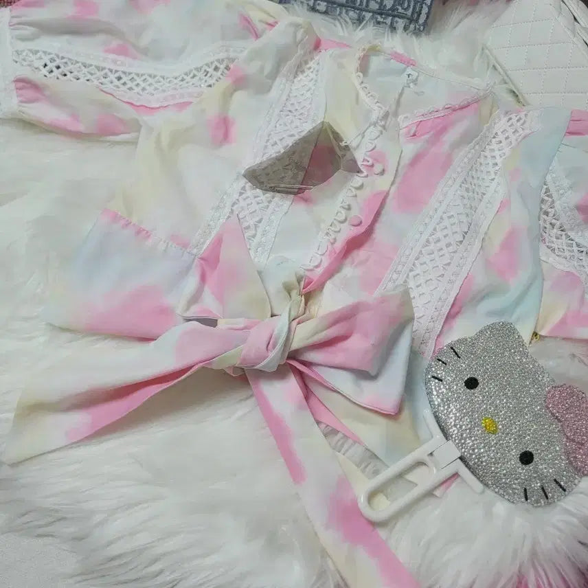 [BUNJANG] Cotton Candy Ribbon Blouse Lace Point / 솜사탕리본 블라우스 레이스 포인트