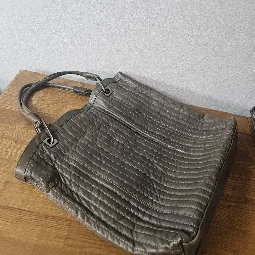 [BUNJANG] Real Leather Quilted Tote Bag / 리얼레더 가방