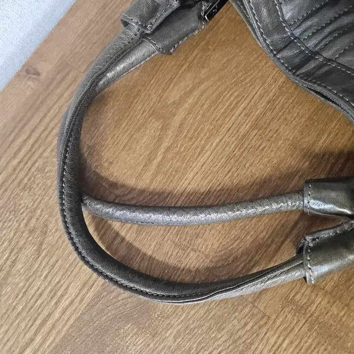 [BUNJANG] Real Leather Quilted Tote Bag / 리얼레더 가방