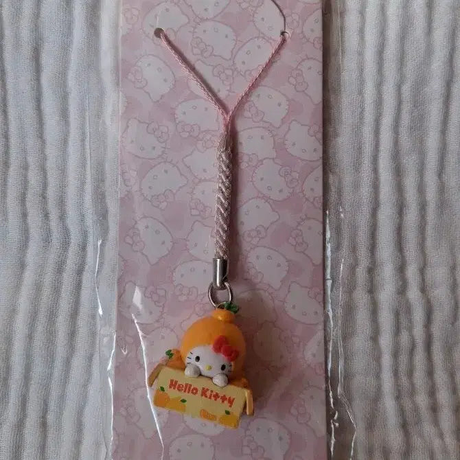 [BUNJANG] Hello Kitty 50th Anniversary Phone Strap (Jeju Edition) / 헬로키티 50주년 핸드폰 스트랩(지역키링/제주)