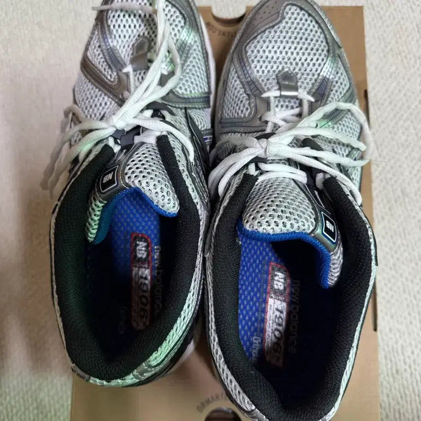 [BUNJANG] New Balance 1906R Silver Metallic Sneakers / [280] 뉴발란스 1906R 실버 메탈릭