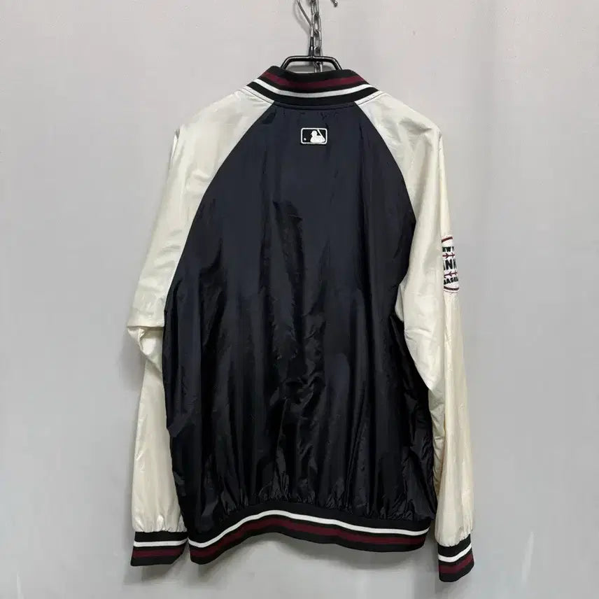 [BUNJANG] MLB New York Yankees Stadium Jumper / MLB 뉴욕 양키스 스타디움 점퍼