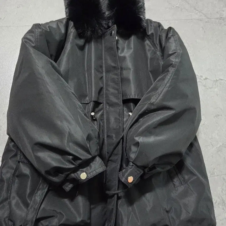 [BUNJANG] Black Hooded Parka Jacket / 후드 퍼 블랙 야상 점퍼(프리사이즈)