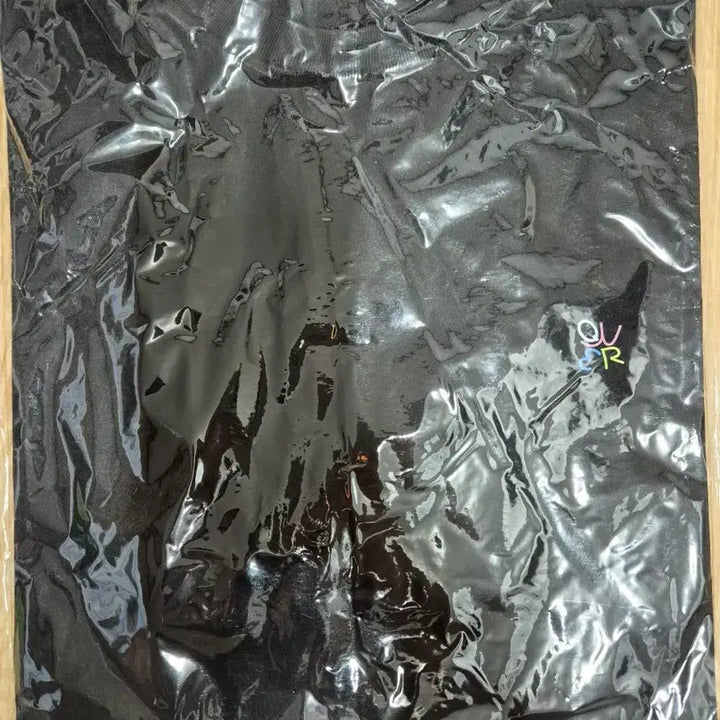 [SOLD OUT] 새제품 QWER 큐어 T셔츠 블랙 프린팅 티셔츠(반팔티) 한정판