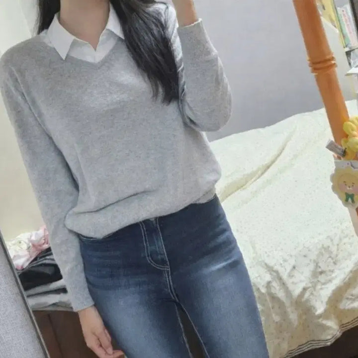 [BUNJANG] LaRoom Gray V-Neck Knit Sweater / 소재좋음 라룸 회색 그레이 브이넥 니트 오피스룩 데이트룩