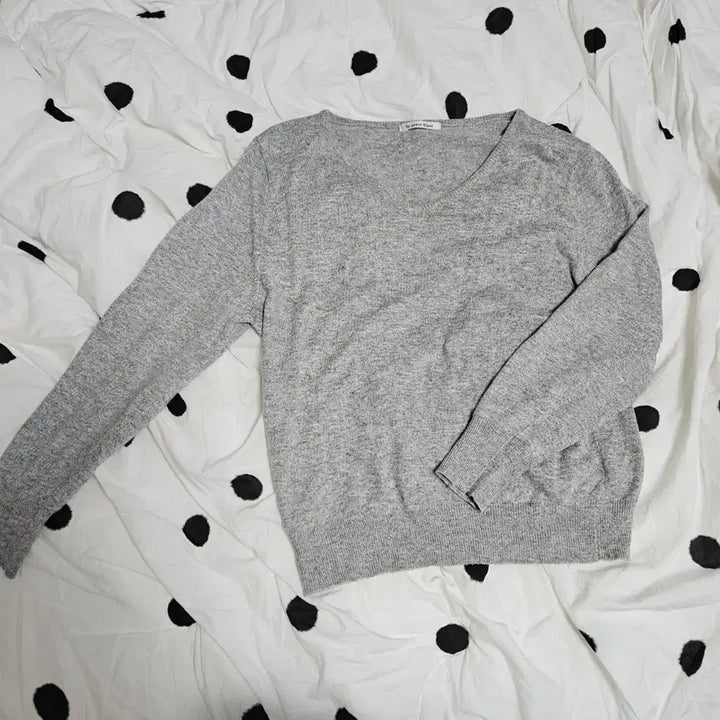 [BUNJANG] LaRoom Gray V-Neck Knit Sweater / 소재좋음 라룸 회색 그레이 브이넥 니트 오피스룩 데이트룩