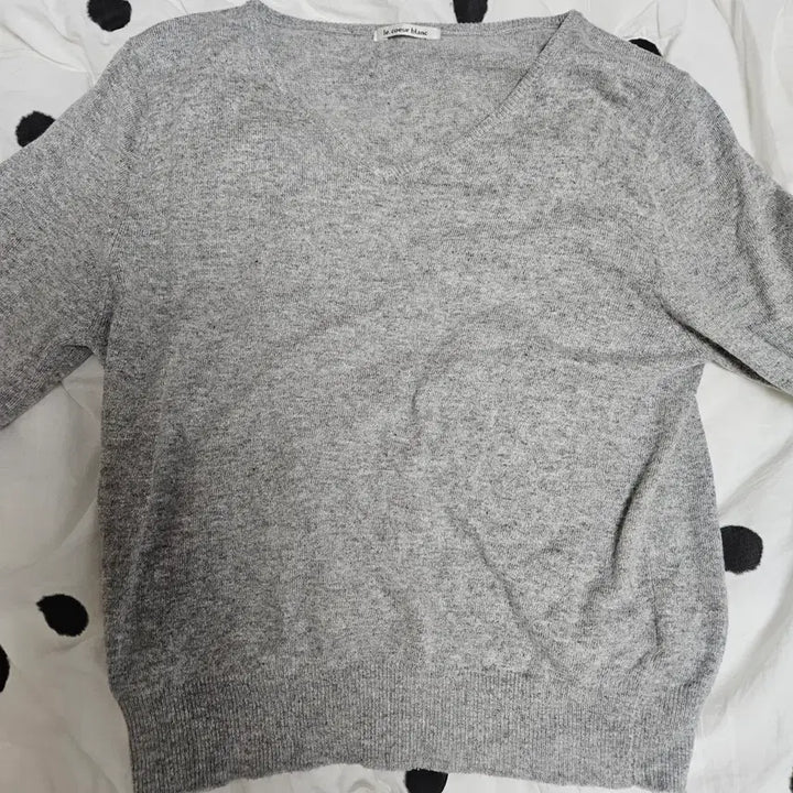 [BUNJANG] LaRoom Gray V-Neck Knit Sweater / 소재좋음 라룸 회색 그레이 브이넥 니트 오피스룩 데이트룩
