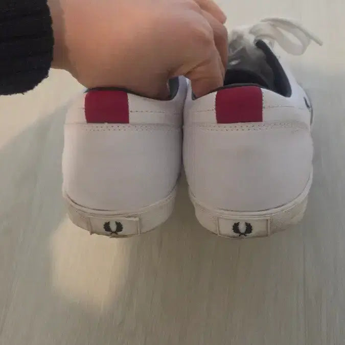 [BUNJANG] Fred Perry White Sneakers (285mm) / 프레드 페리 화이트 스니커즈 (285mm)