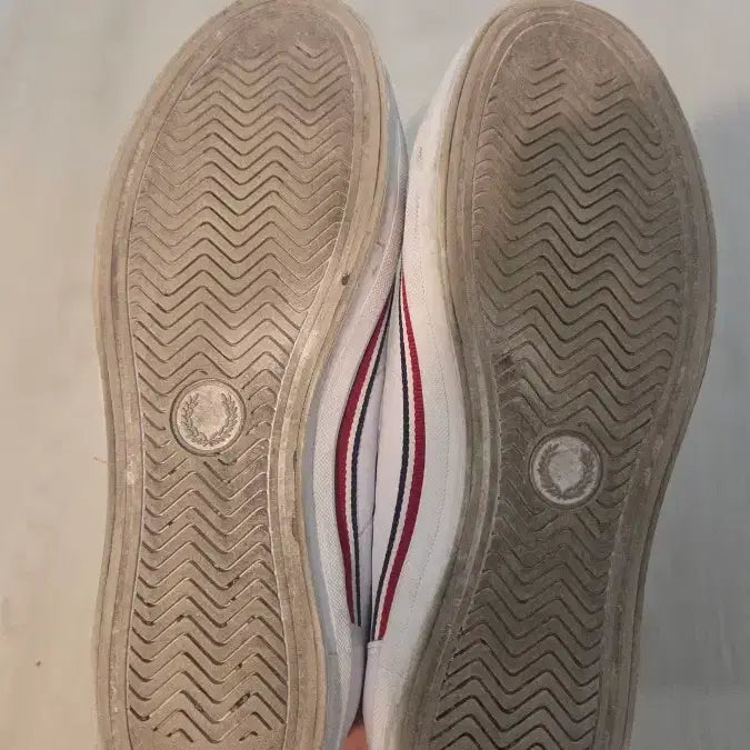 [BUNJANG] Fred Perry White Sneakers (285mm) / 프레드 페리 화이트 스니커즈 (285mm)