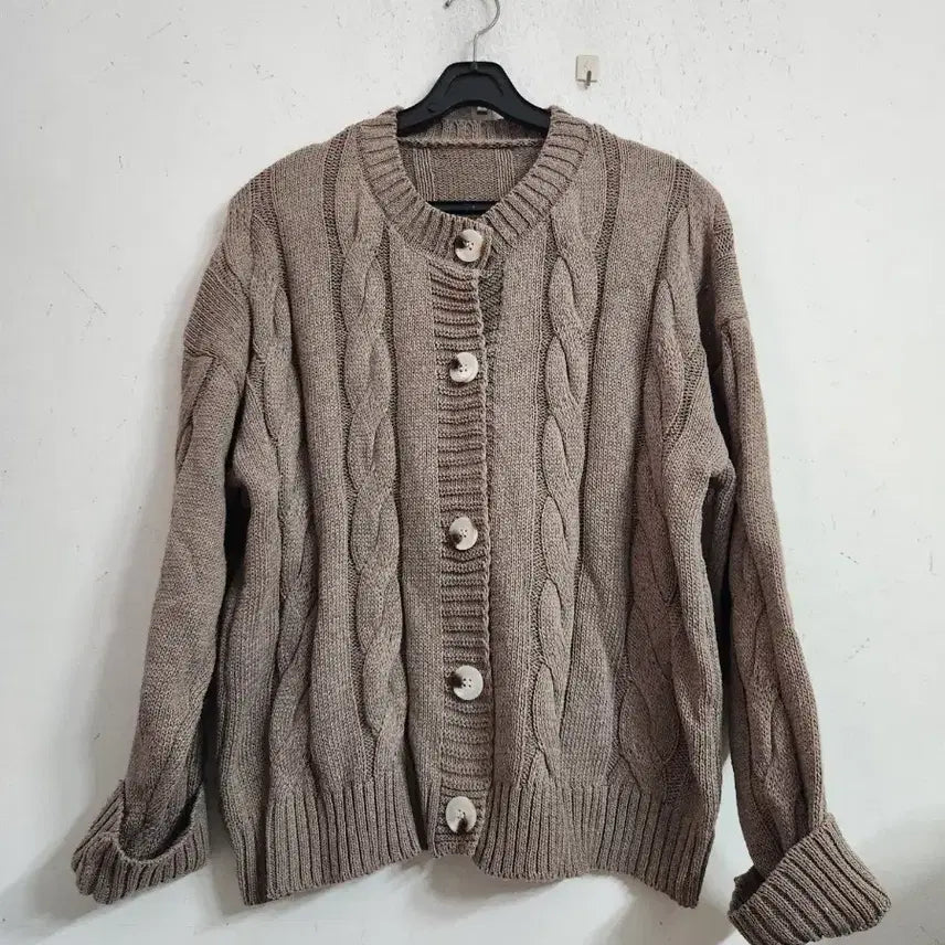 [SOLD OUT] 브라운 꽈배기 니트 가디건77