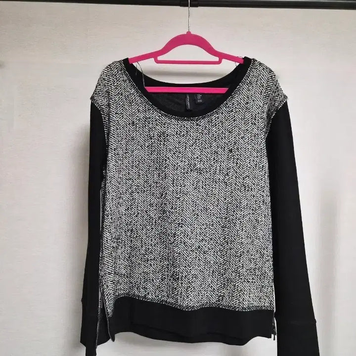 [BUNJANG] Cynthia Rowley Round T-Shirt (Black/White) - Size M / 한번실착!  신시아로리 라운드 티셔츠 M