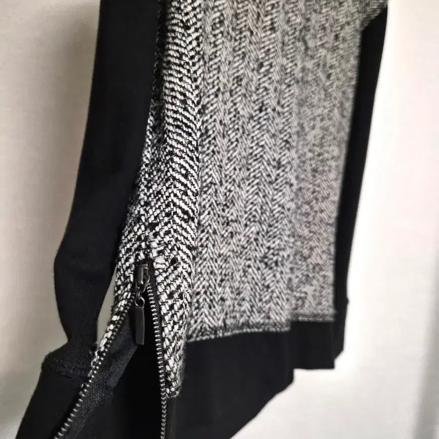 [BUNJANG] Cynthia Rowley Round T-Shirt (Black/White) - Size M / 한번실착!  신시아로리 라운드 티셔츠 M