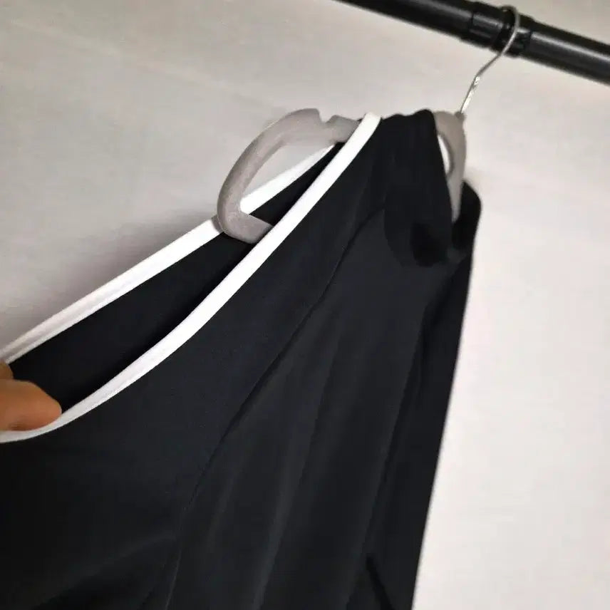 [BUNJANG] Rodeo Black Open Shoulder Blouse / 한번실착! 로데오 블랙 오픈 숄더 블라우스