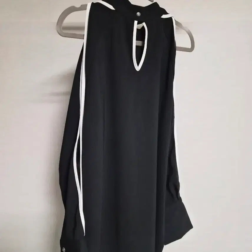 [BUNJANG] Rodeo Black Open Shoulder Blouse / 한번실착! 로데오 블랙 오픈 숄더 블라우스