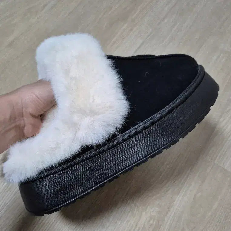 [BUNJANG] Black Platform Fur Lined Winter Slippers (235) / [새상품] 블랙 통굽 키높이 어그 슬리퍼(235)