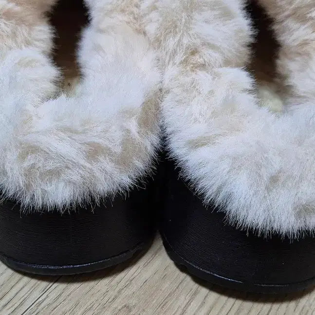 [BUNJANG] Black Platform Fur Lined Winter Slippers (235) / [새상품] 블랙 통굽 키높이 어그 슬리퍼(235)