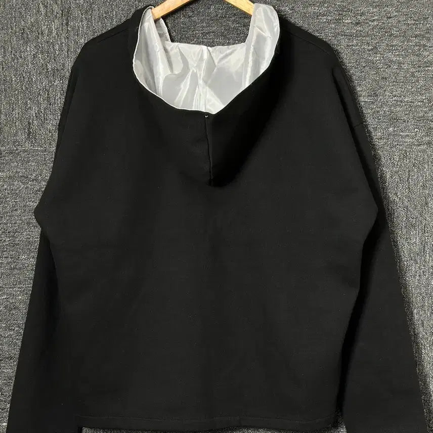 [BUNJANG] X:ORDINARY Black Hoodie / X:ORDINARY 검정 후드티 50