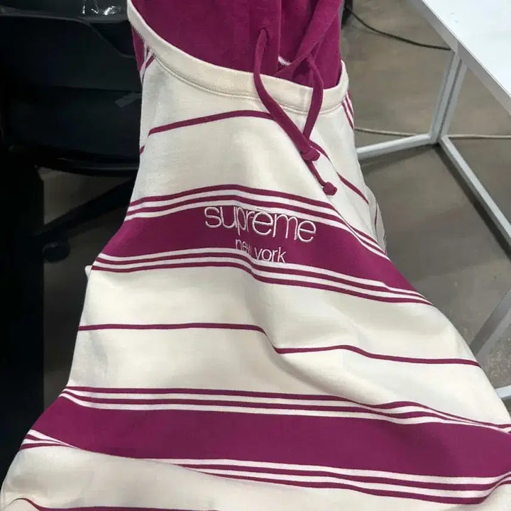 [BUNJANG] Supreme Stripe Hoodie Burgundy M / 슈프림 스트라이프 후드티 버건디 m