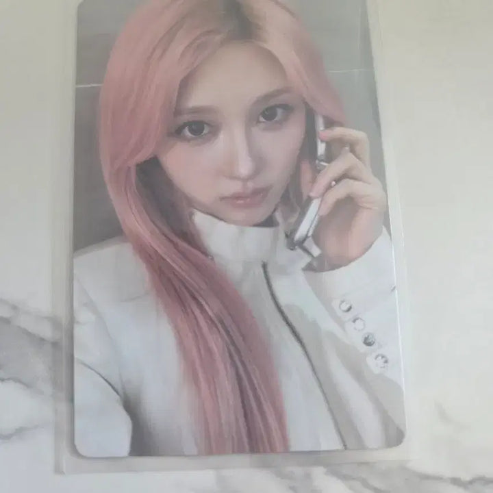 [BUNJANG] IVE Gaeul Photocard (Apple Music POB) / 아이브 리바이브 애플뮤직 전화받아 가을