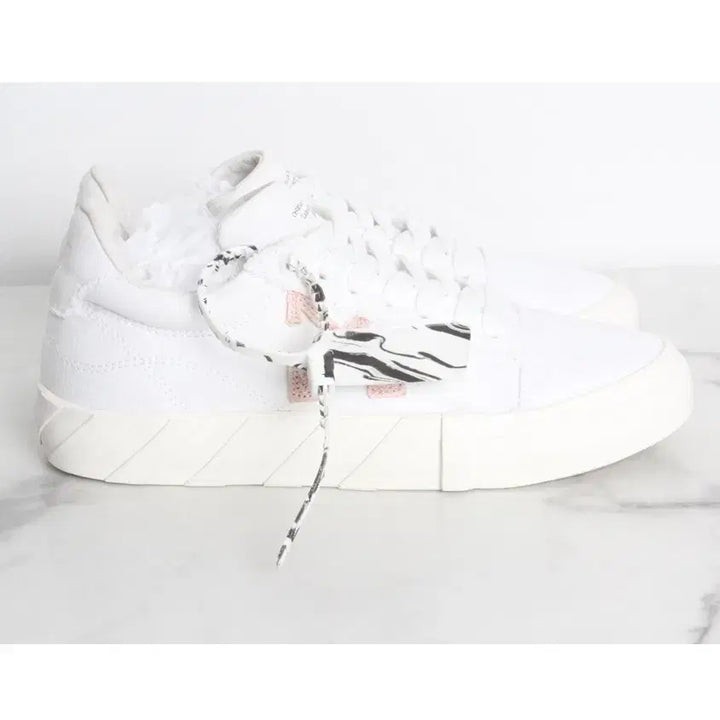 [BUNJANG] Off-White Arrow Bulky Canvas Sneakers / 오프화이트 애로우 벌크 캔버스 스니커즈 38(250)