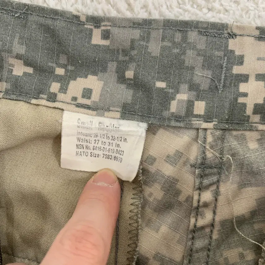 [BUNJANG] US Military Digital Camo Cargo Pants / [S]미군 디지털카모 카고바지 (A4-32-138)