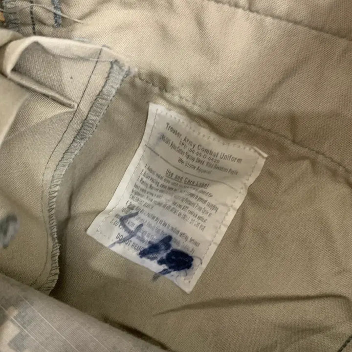 [BUNJANG] US Military Digital Camo Cargo Pants / [S]미군 디지털카모 카고바지 (A4-32-138)