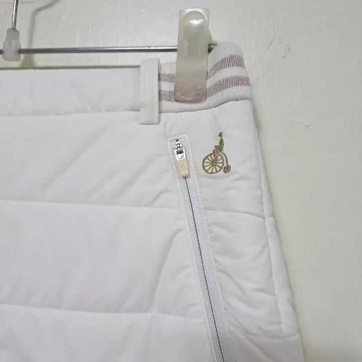 [BUNJANG] Beanpole White Quilted Mini Skirt / 빈폴 화이트 퀼팅 미니스커트.260317
