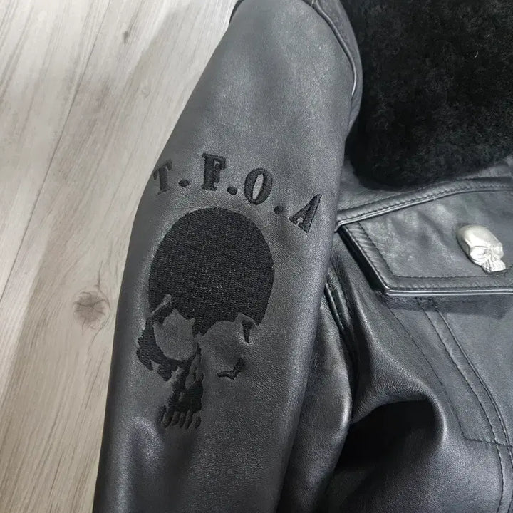 [BUNJANG] Crows Armed Front Kawachi Tetsushou Fur Collar Leather Jacket / 크로우즈 무장전선 카와치데츠쇼 퍼 카라 가죽자켓