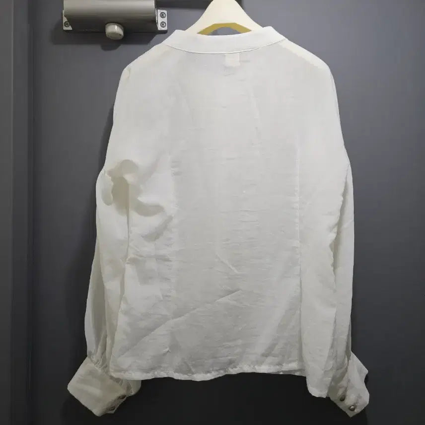 [BUNJANG] Unique Asapoli Blouse / 콩단추 중세풍 유니크 아사폴리 블라우스