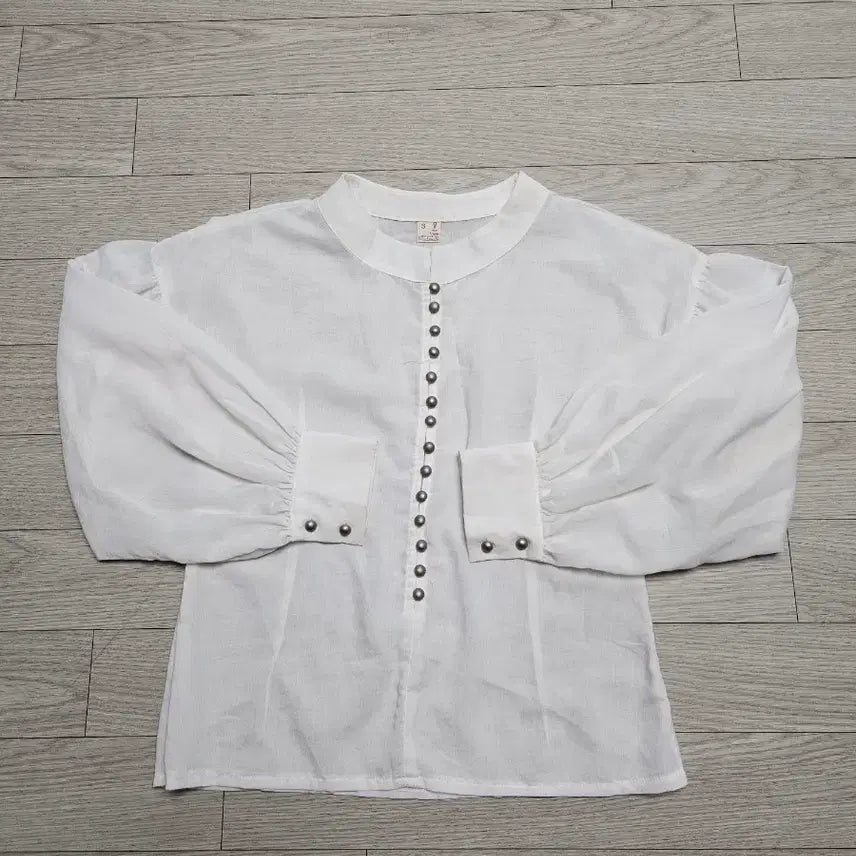 [BUNJANG] Unique Asapoli Blouse / 콩단추 중세풍 유니크 아사폴리 블라우스