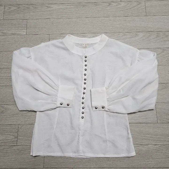 [BUNJANG] Unique Asapoli Blouse / 콩단추 중세풍 유니크 아사폴리 블라우스