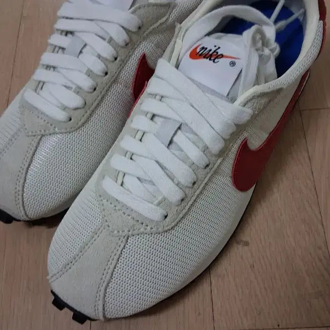 [SOLD OUT] 나이키 여자 신발 235사이즈 새상품 판매합니다!
