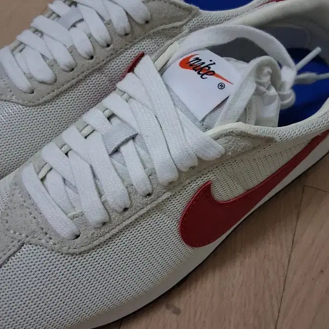 [SOLD OUT] 나이키 여자 신발 235사이즈 새상품 판매합니다!