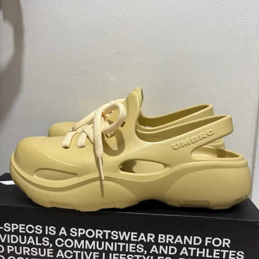 [BUNJANG] Umbro Tofee 250 Sneakers / 엄브로 토피250((무배))