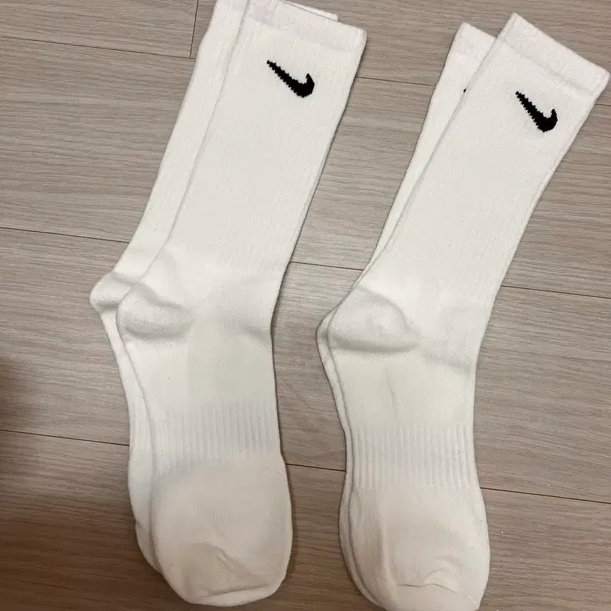[SOLD OUT] 나이키 흰색 스포츠 양말 2켤레 일괄