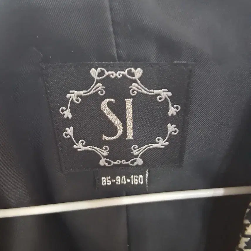 [BUNJANG] SI Houndstooth Jacket &amp; Black Skirt Suit (Size 55) / SI 하운드투스 자켓 + 블랙 스커트 정장(55)