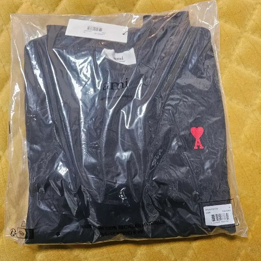 [SOLD OUT] 아미 스몰 하트 블랙 맨투맨m