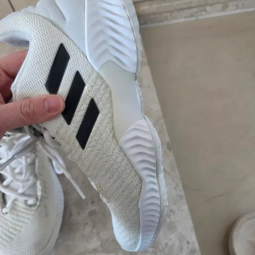 [BUNJANG] Adidas 235 Sneakers / 아디다스 235운동화