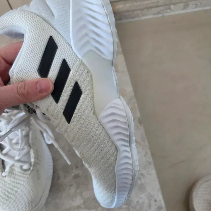 [BUNJANG] Adidas 235 Sneakers / 아디다스 235운동화