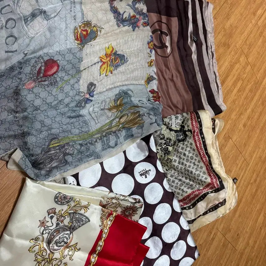 [BUNJANG] Various Brands Silk/Polyester Blend Scarves / 여성 스카프 급처