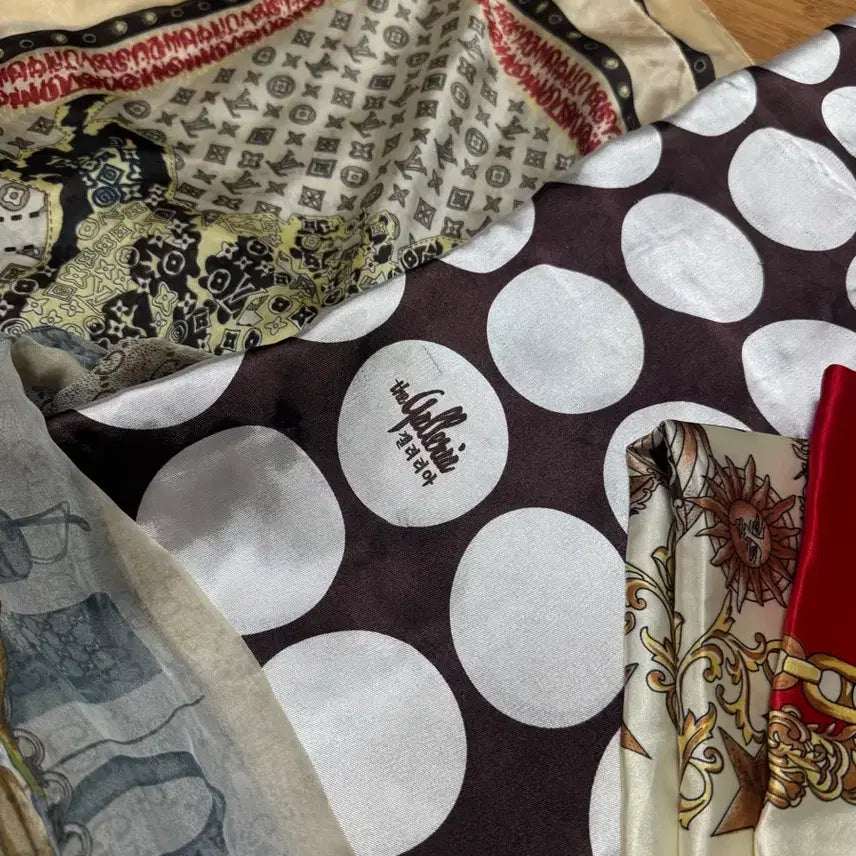 [BUNJANG] Various Brands Silk/Polyester Blend Scarves / 여성 스카프 급처